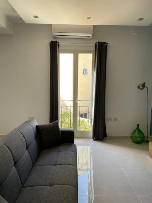 Sunset Apt Modern 1 Bedroom Apt Near The Beach Бирзеббуджа Экстерьер фото